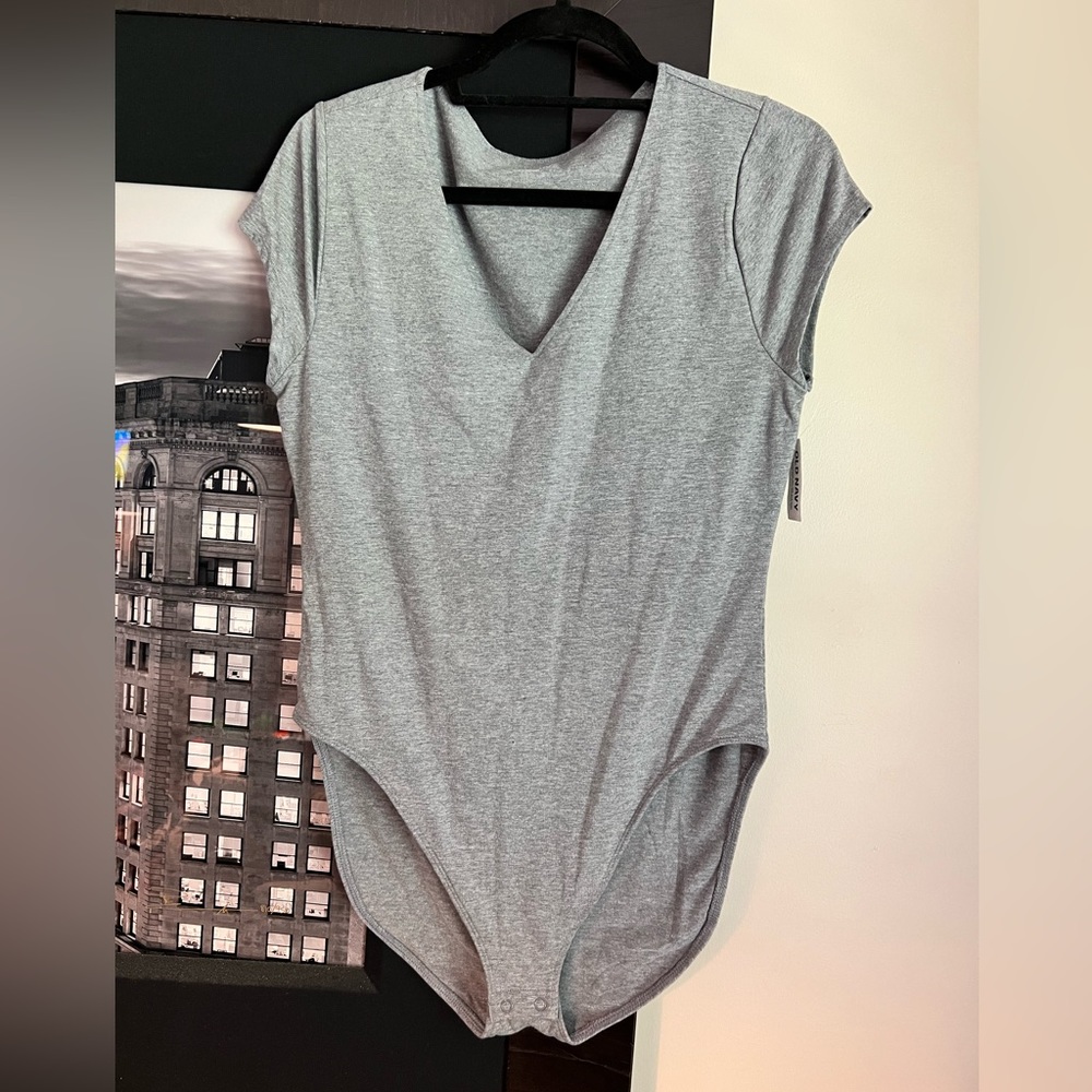 Old Navy cap sleeve bodysuit. Grey. New! Size L.